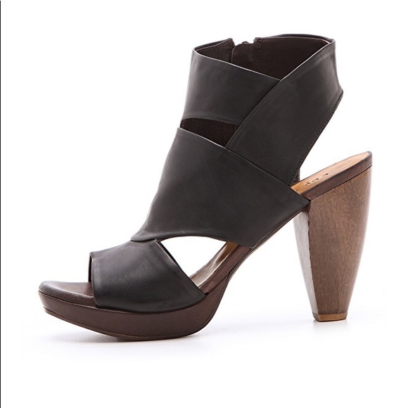 COCLICO Shoes - Coclico ‘Fabiana’ platform heel in taupe